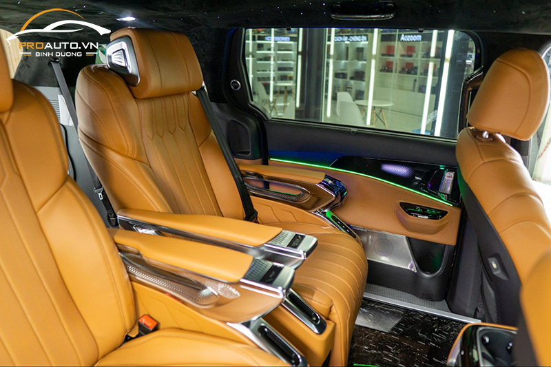 Độ ghế Limousine xe Kia Carnival gói độ nâng cao
