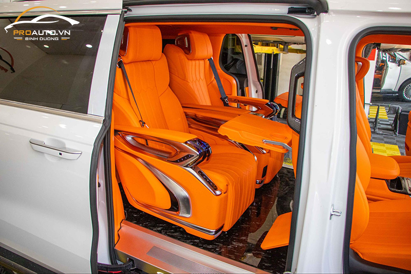 Độ ghế Limousine xe Kia Carnival mẫu ghế Crystal 4.0 siêu hot