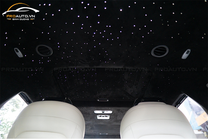 Độ trần ánh sao cho Kia Carnival nội thất xe Limousine