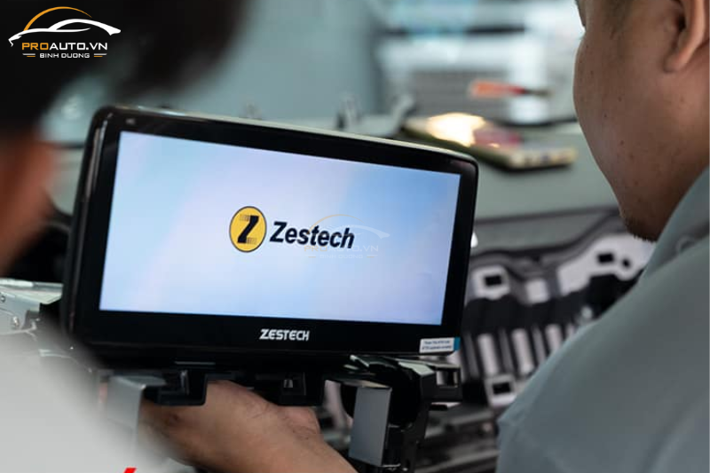 Lắp đặt màn hình Zestech Mazda 3 tại Bình Dương