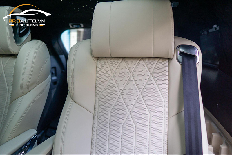 Độ ghế Limousine Crystal 4.0 được trang bị dây an toàn chắc chắn