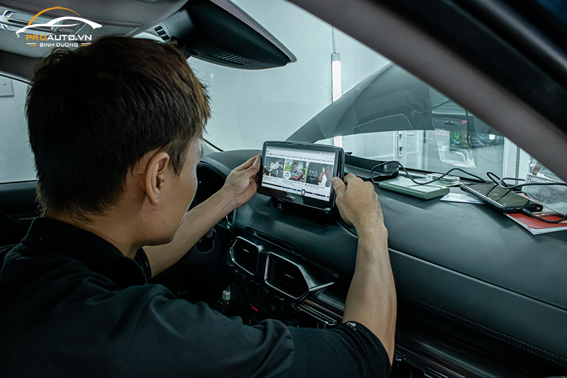 Thi công lắp màn hình Android cho ô tô Gotech xe Mazda tại PROAUTO.VN