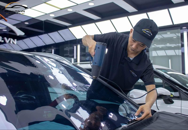  Dán phim cách nhiệt xe Hyundai Custin tại Bình Dương uy tín